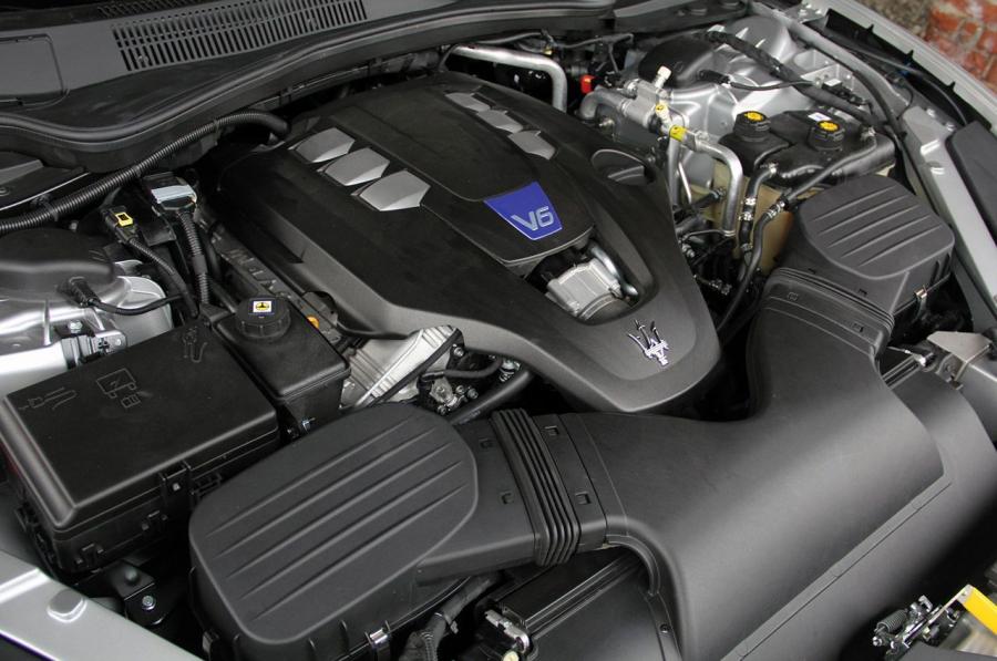  Maserati Quattroporte S Q4 2014 года  (фото 35 из 61)